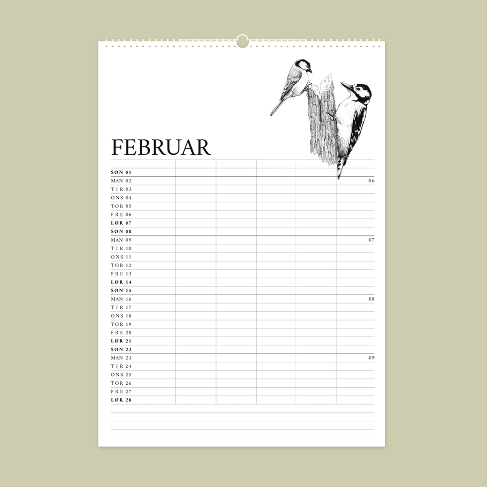 2026 familiekalender med dyr fra den danske natur. Februar er spææte og musvit.