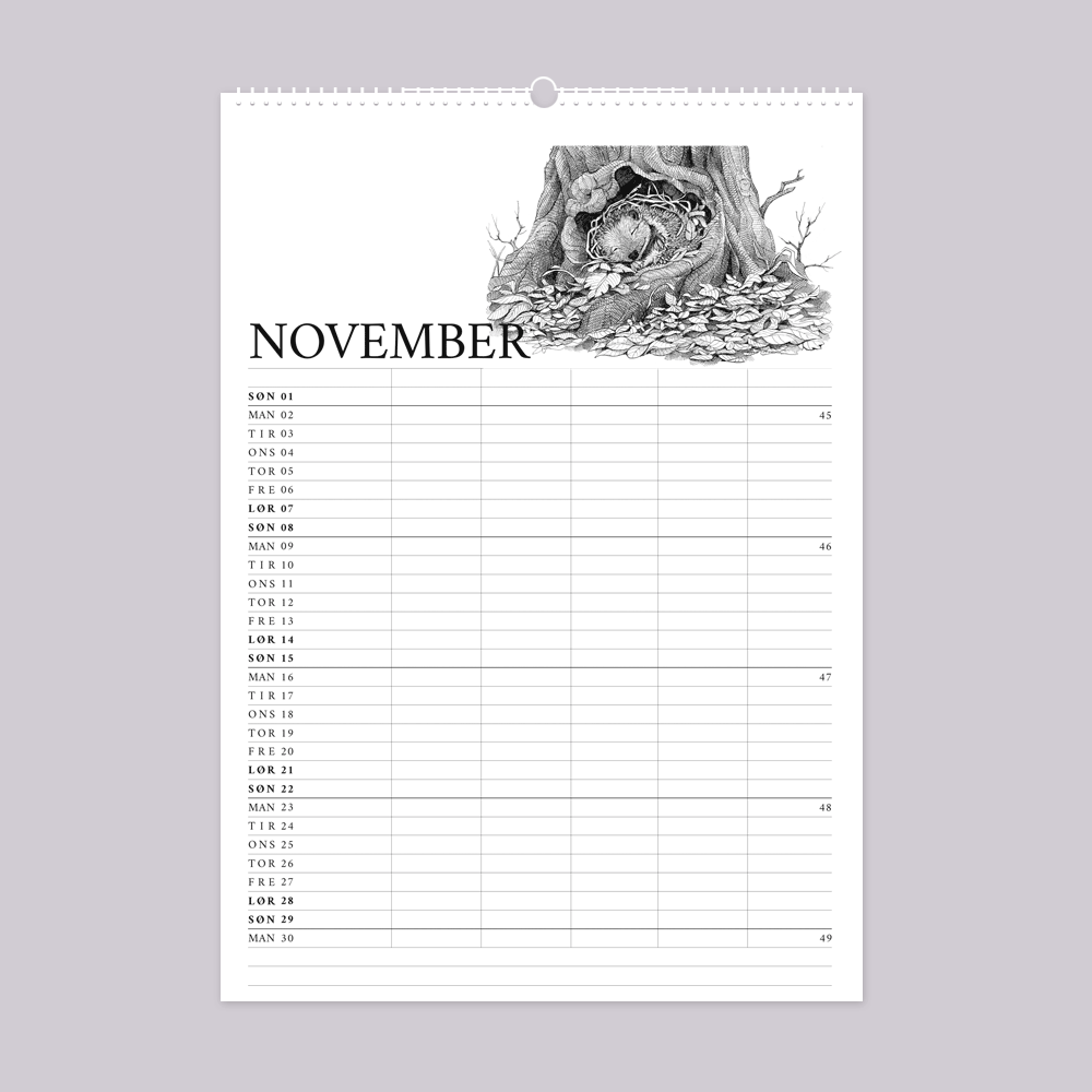 2026 familiekalender med vild have tema. November er med pindsvin.