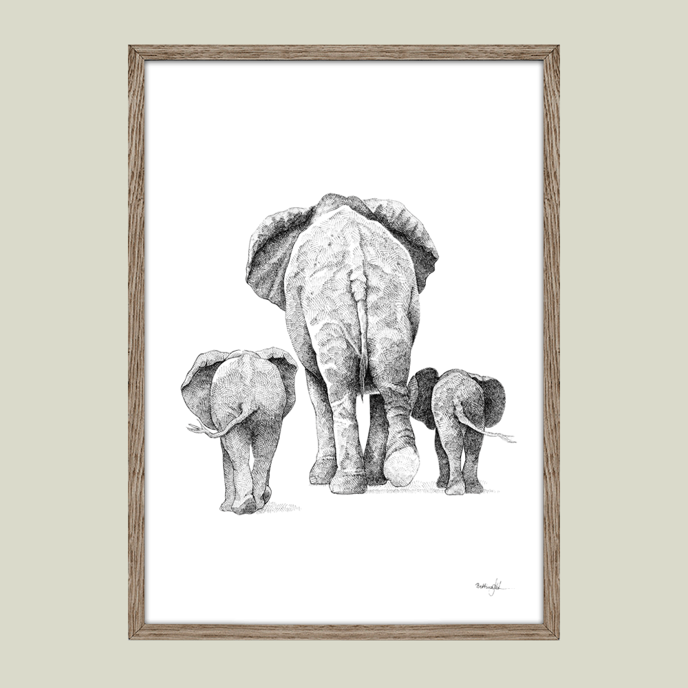 HĂ„ndtegnet familieplakat med elefanter â tre elefanter gĂ„r side om side som symbol pĂ„ kĂŠrlighed, tryghed og ubrydelige familiebĂ„nd.