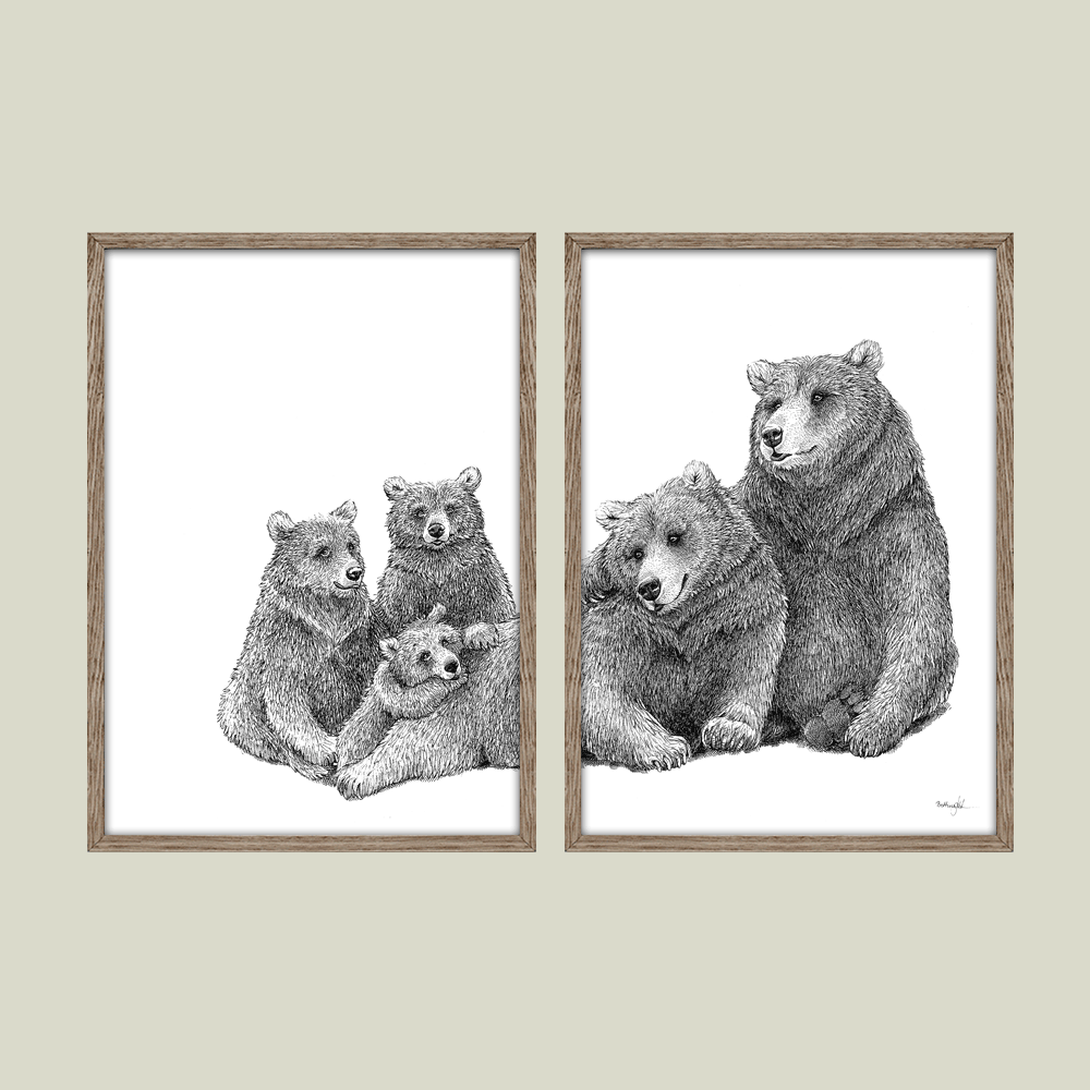 Håndtegnet familieplakat med bjørnefamilie – symbol på tryghed, kærlighed og samhørighed.
