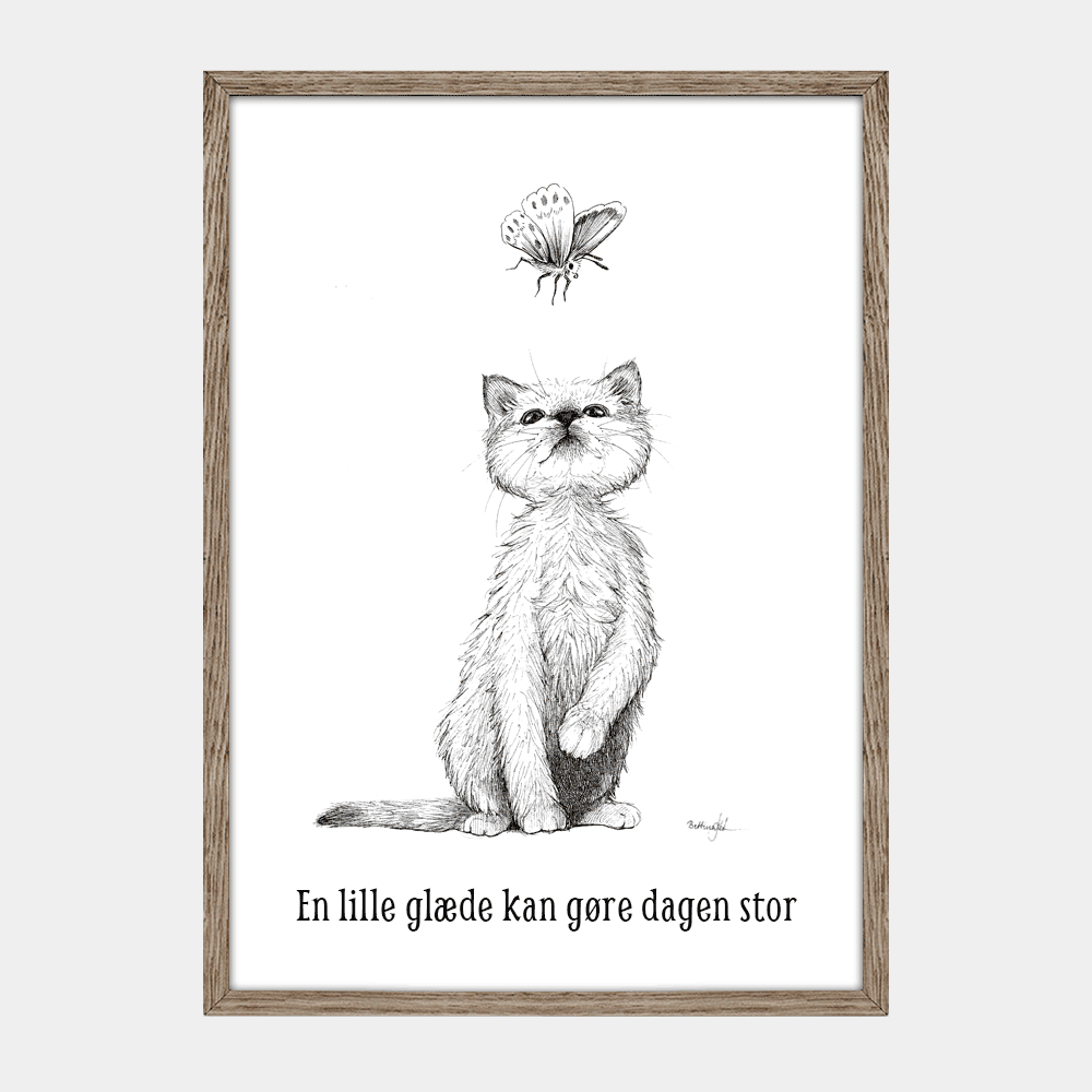Håndtegnet sort-hvid illustration af en killing, der kigger op på en sommerfugl. Et legende og poetisk motiv med dyr og nysgerrighed.