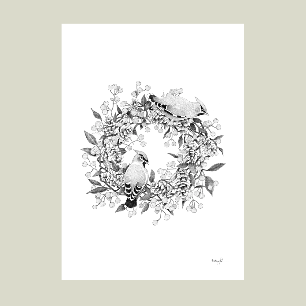 Håndtegnet plakat med to silkehaler i krans af bær og blade – naturmotiv fra serien I haven og skoven. Limited edition.