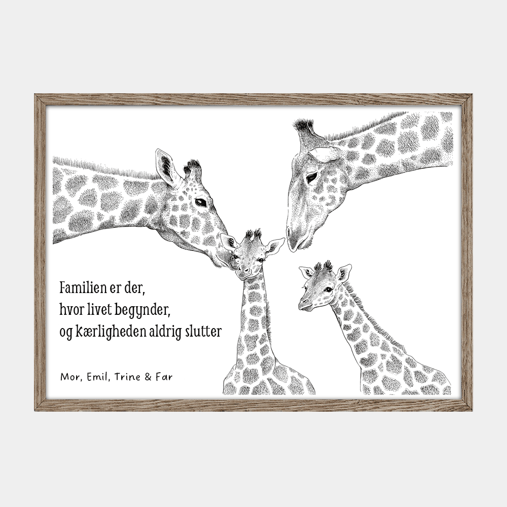 Personlig familieplakat med giraffamilie og 2 unger. Tilføj jeres egne navne og et citat.