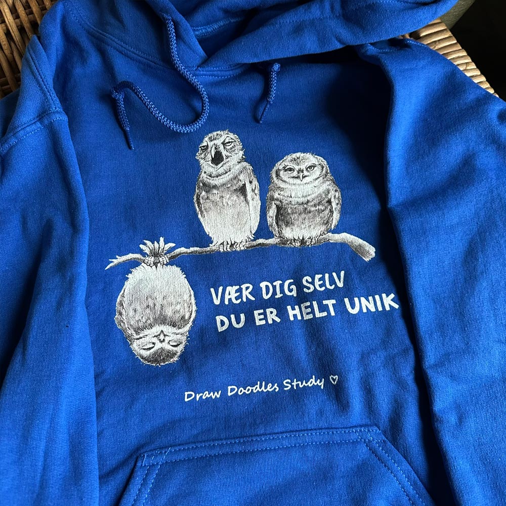 Restparti // Hoodie med 3 ugler str S (1 stk)