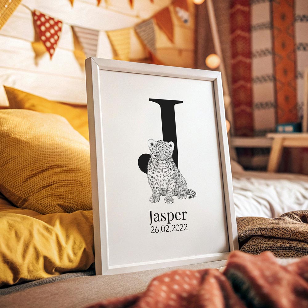 Navneplakat med bogstav J og jaguar – illustration til børneværelset, personlig sprogplakat