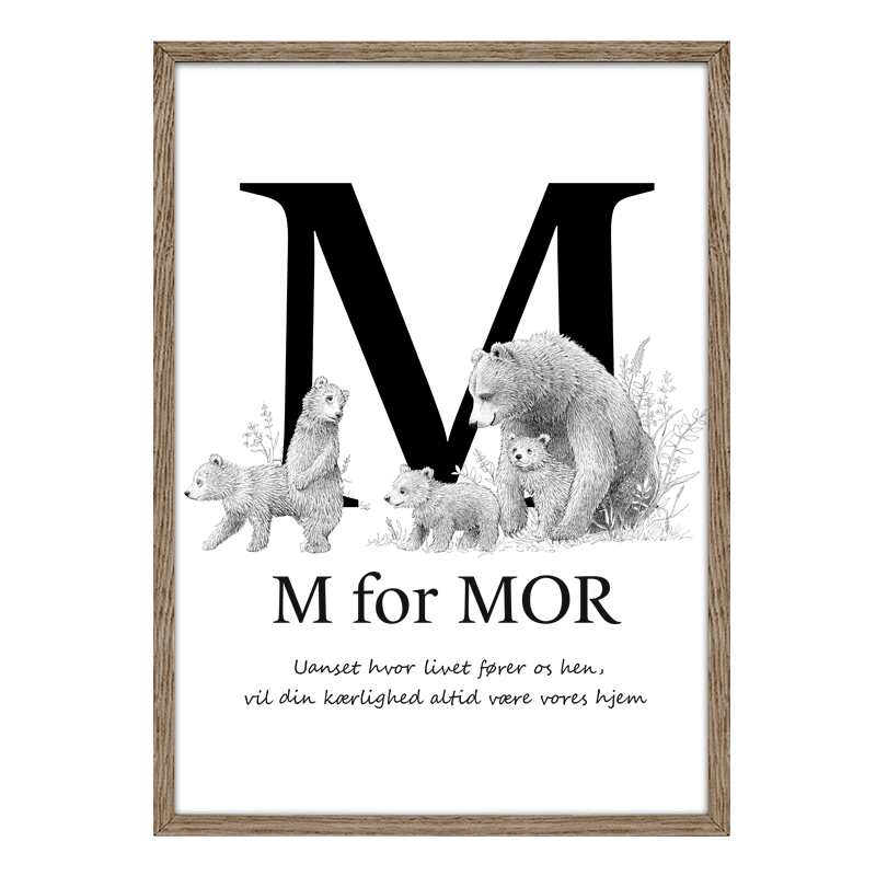 Plakat 'M for mor' med stort bogstav M, citat og håndtegnet bjørnemor med 4 unger. Tegnet af Bettina Lehmann